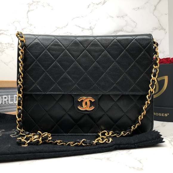 CHANEL Handbags - CHANEL Vintage Quilted Lambskin Leather Classic Flap Single Chain bag